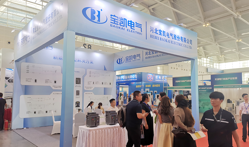 暴击行业天花板！J9国际站登录电气硬核技术亮相天津清洁能源展，引央视记者及能源产业巨头现场“挖宝”